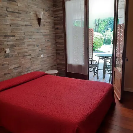 Hotel De La Roseraie