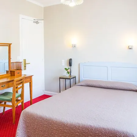 Hotel De La Roseraie 2*