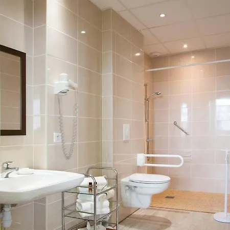 Hotel De La Roseraie 2*