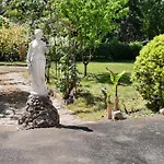 De La Roseraie 2*