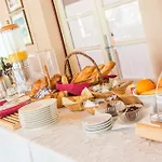 De La Roseraie Hotel 2*