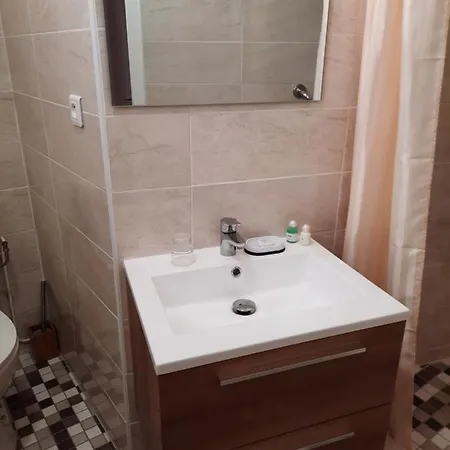 De La Roseraie Hotel 2*