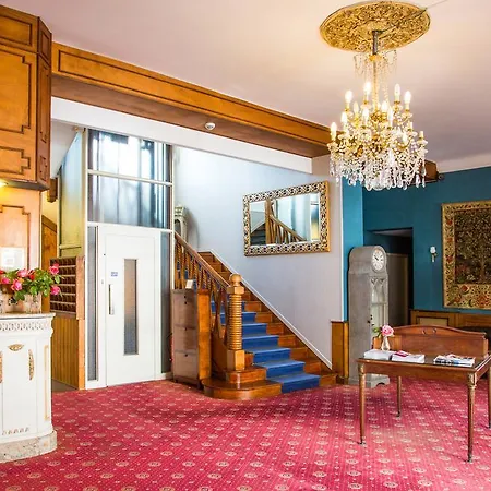 Hotel De La Roseraie