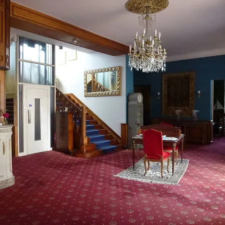 Hotel De La Roseraie