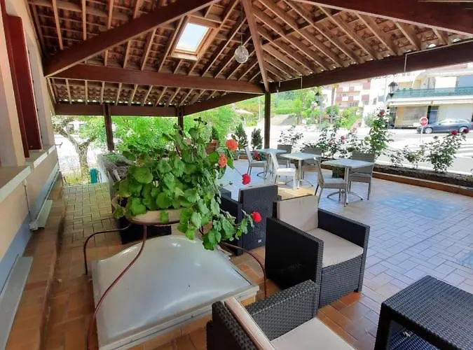 De La Roseraie Hotell