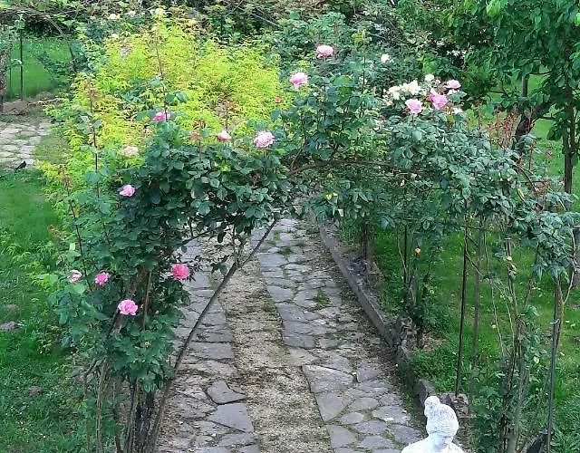 De La Roseraie Hotell 2*