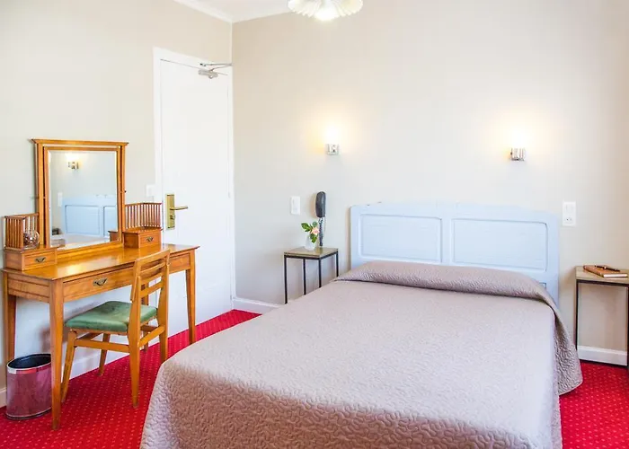 Hotell De La Roseraie 2*