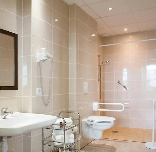 Hotell De La Roseraie 2*