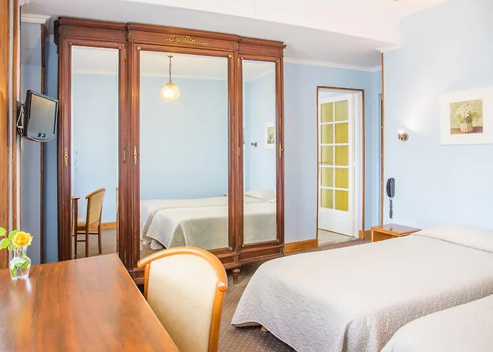 Hotell De La Roseraie 2*